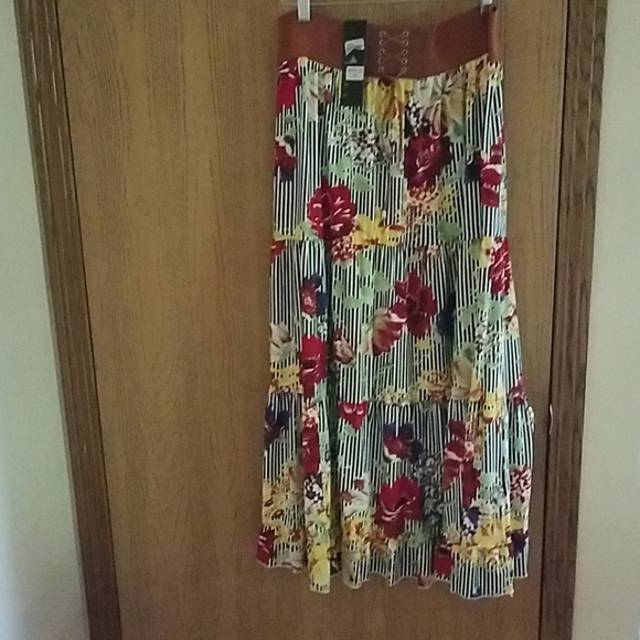 me 2 magic Dresses & Skirts - Me 2 Magic Plus Juniors 3X Long Skirt